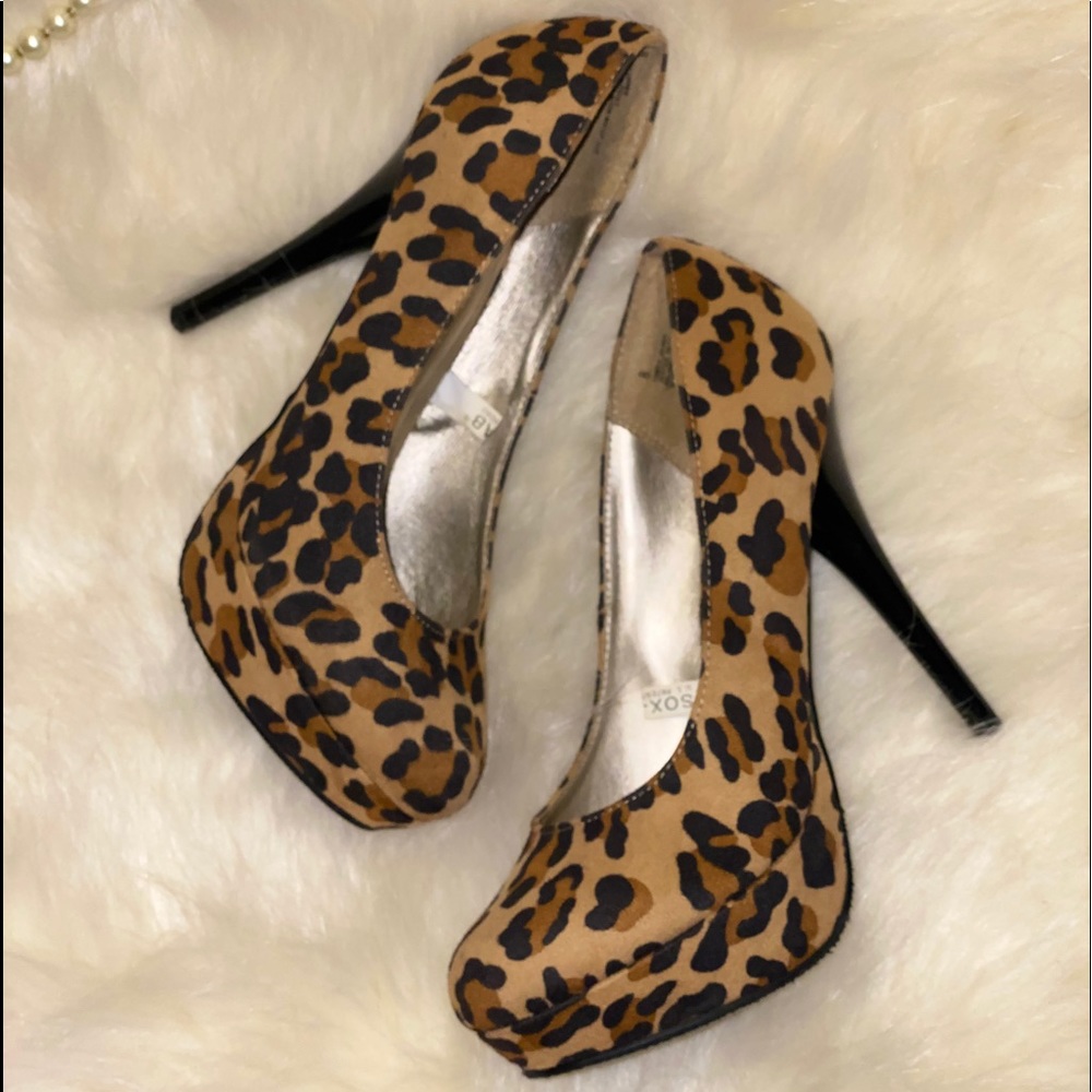 MOSSIMO Cheetah Print Heels